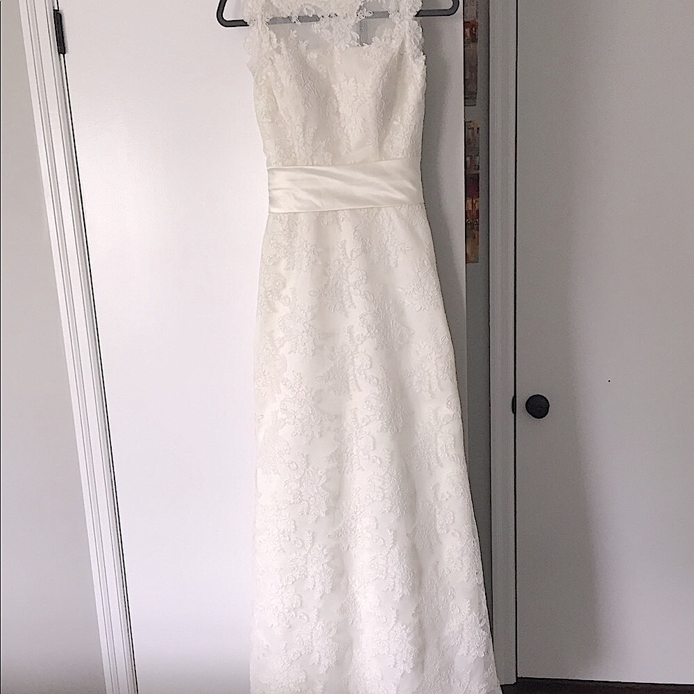 Wedding Dress - Picture 8 of 15